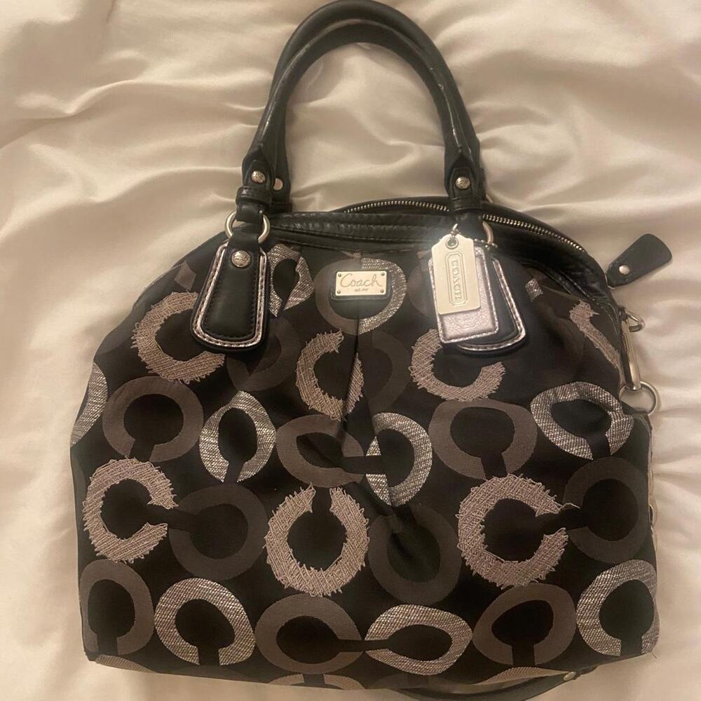 Coach vintage purse hang bag